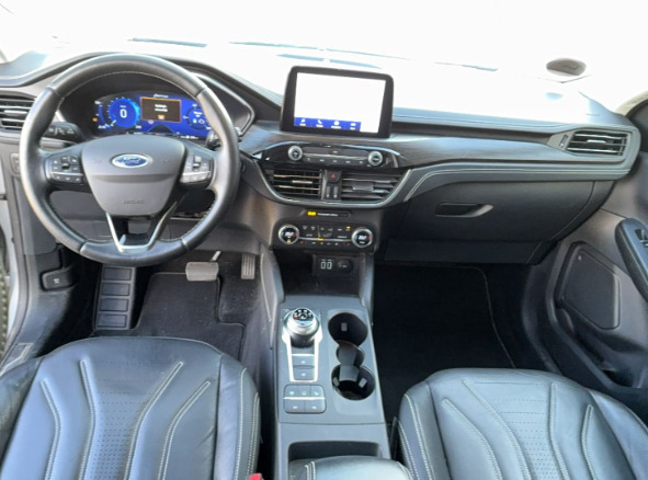 Grå Ford Kuga fra 2021