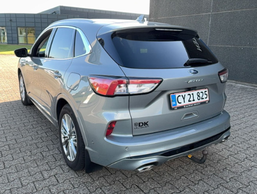Grå Ford Kuga fra 2021