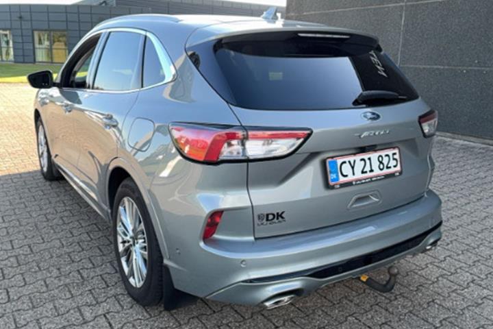 Grå Ford Kuga fra 2021