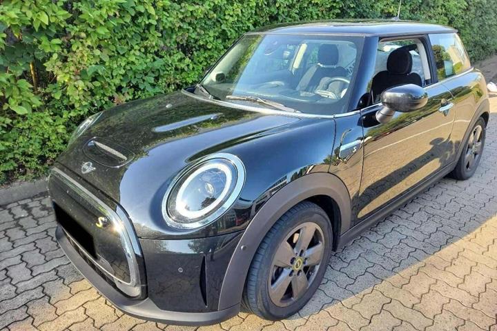 Sort Mini Cooper SE fra 2023