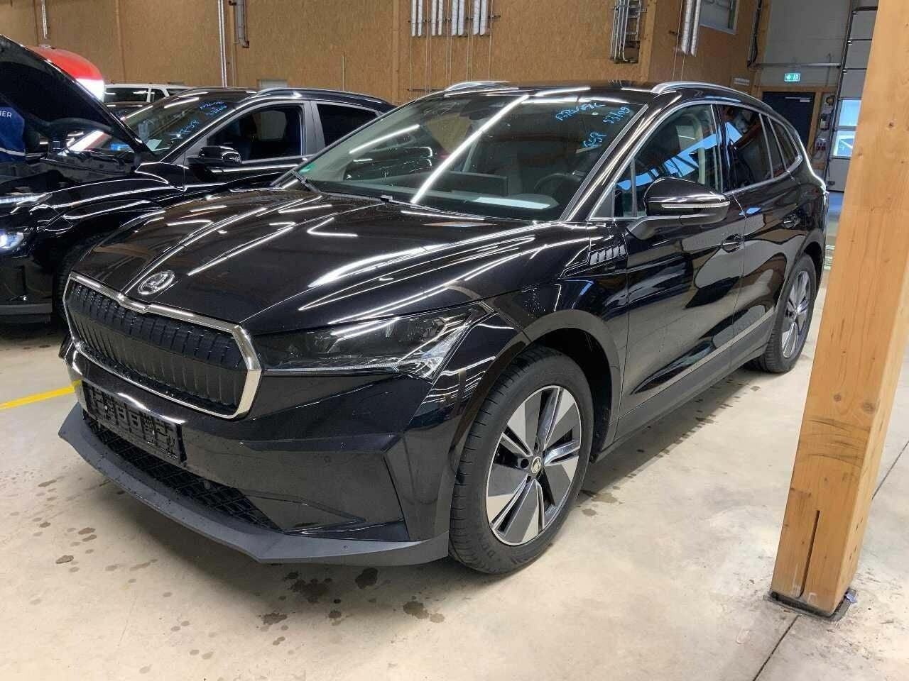 Sort Skoda Enyaq fra 2024
