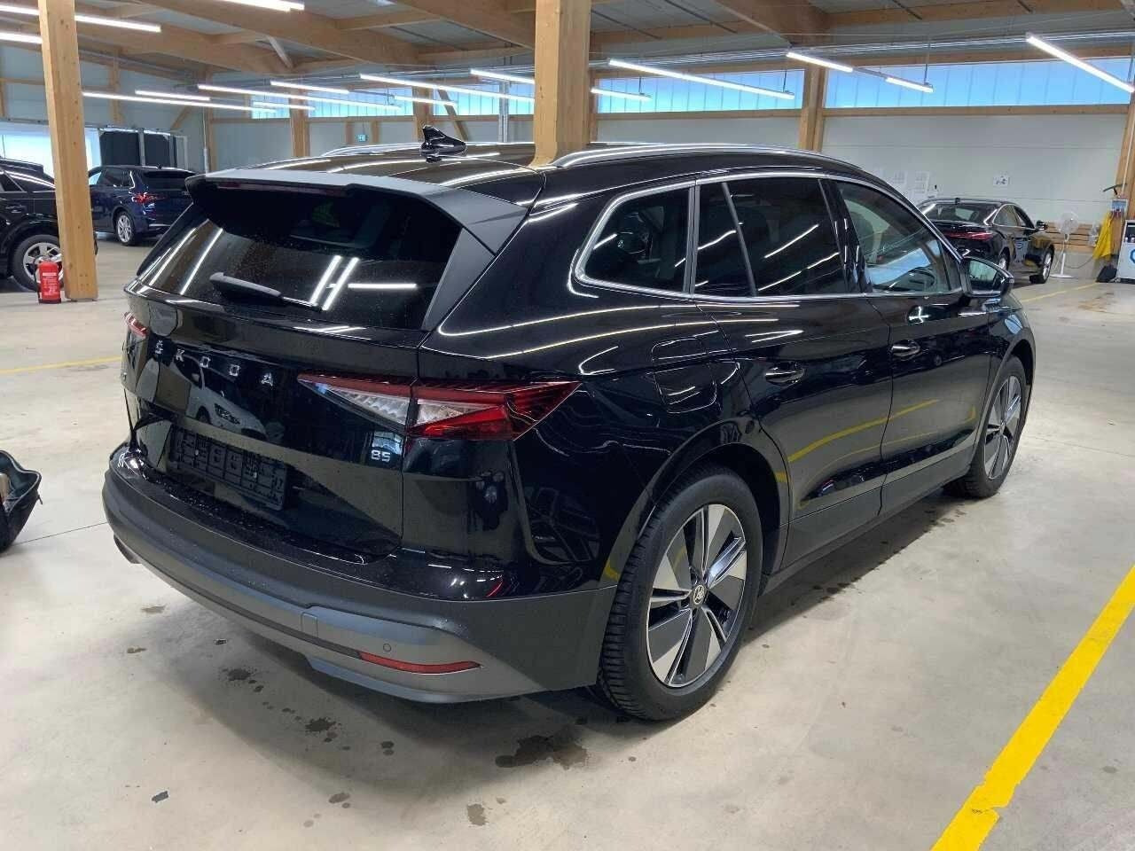Sort Skoda Enyaq fra 2024