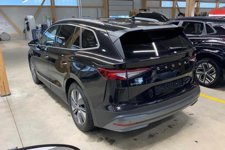 Sort Skoda Enyaq fra 2024