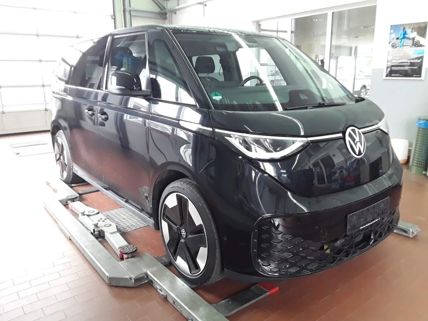 VW ID.Buzz 79 Pro SWB