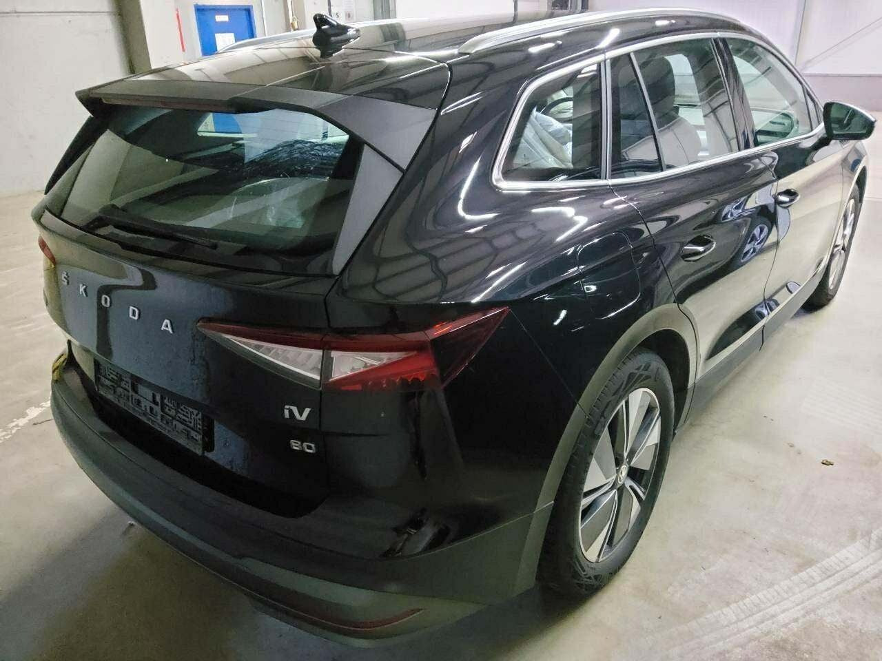 Sort Skoda Enyaq fra 2023