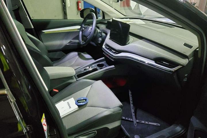 Sort Skoda Enyaq fra 2023