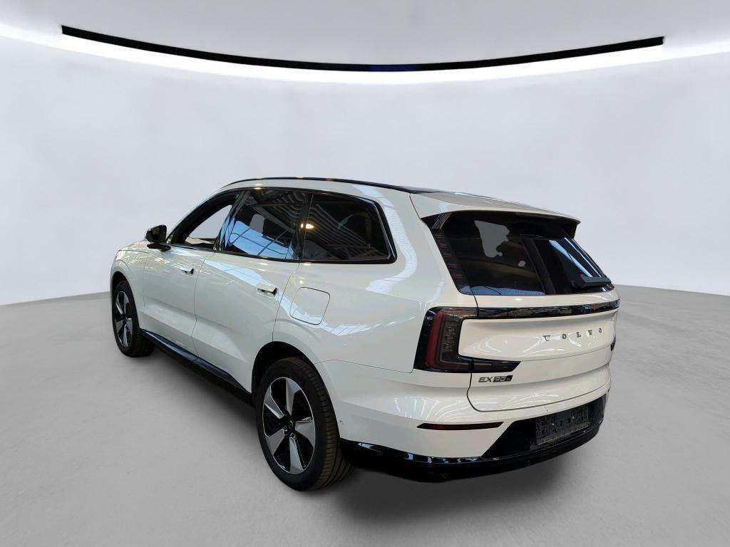 Hvid Volvo EX90 fra 2025