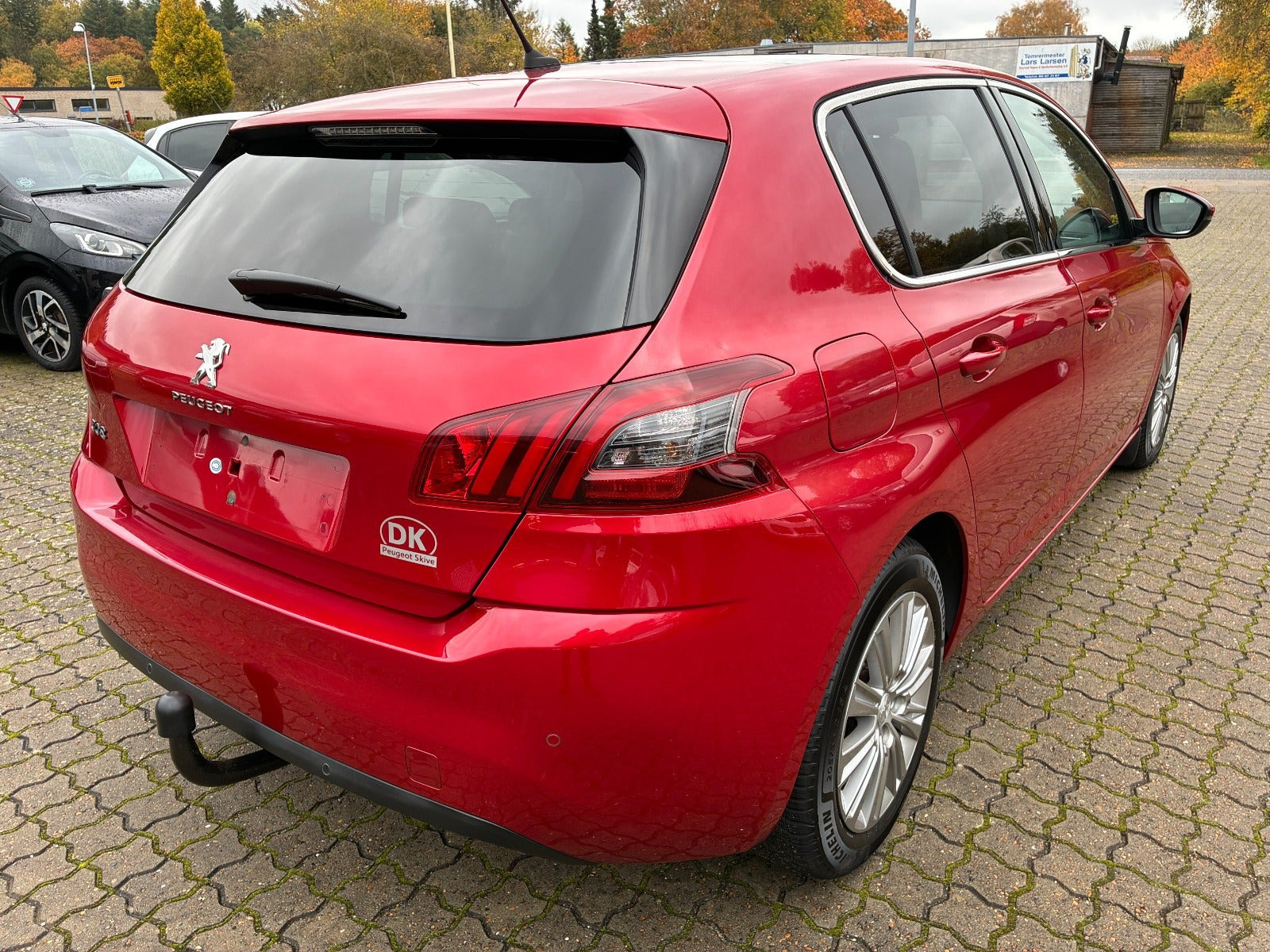 Rød Peugeot 308 fra 2018