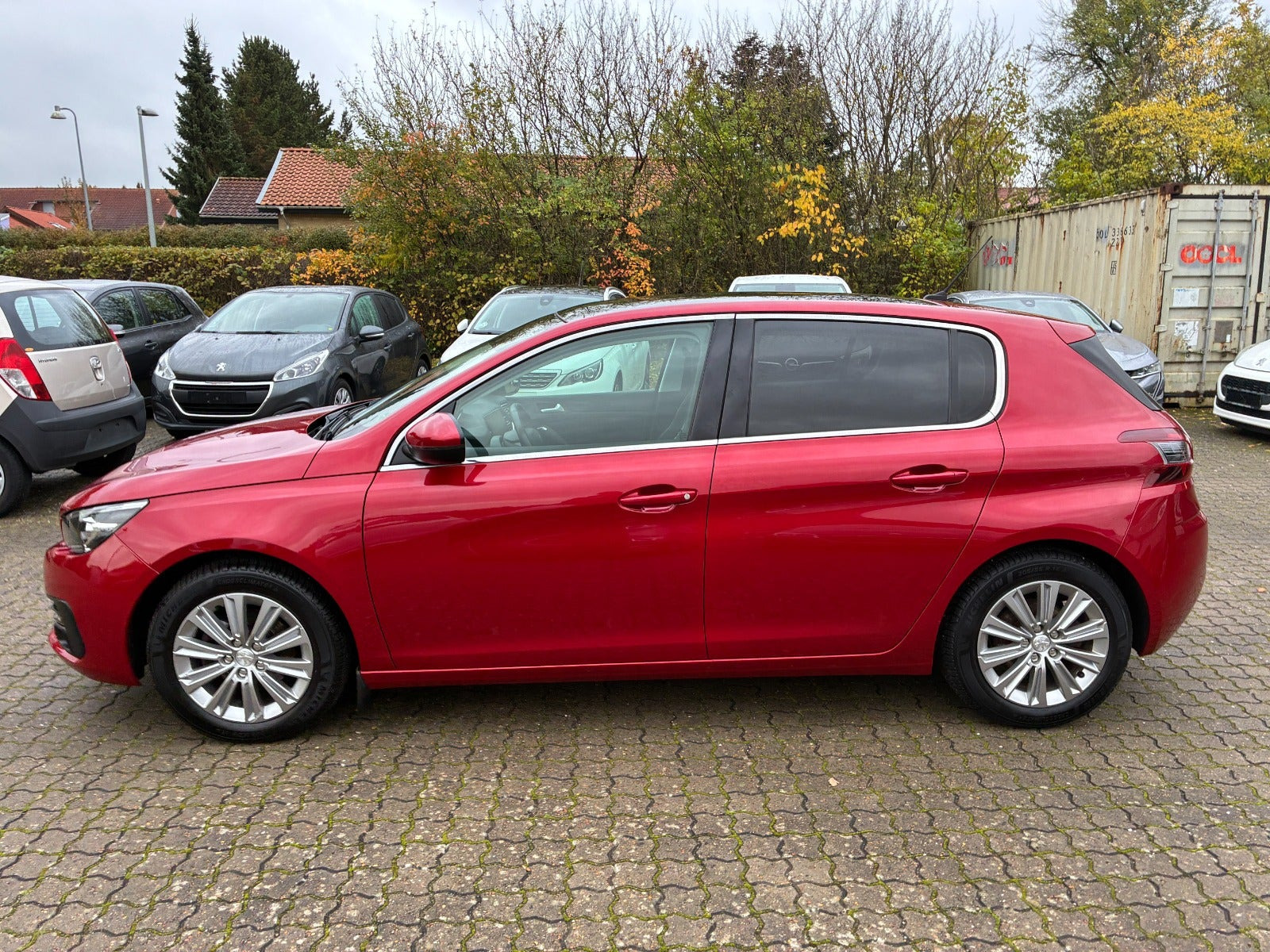 Rød Peugeot 308 fra 2018