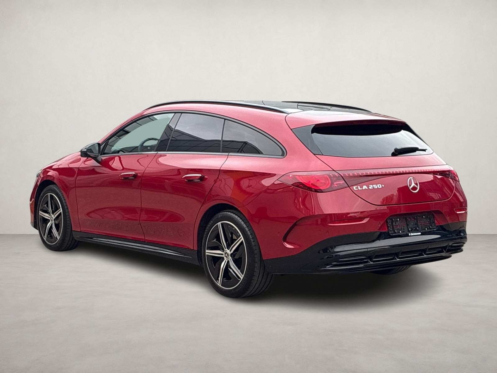 Rød Mercedes CLA250+ fra 2026
