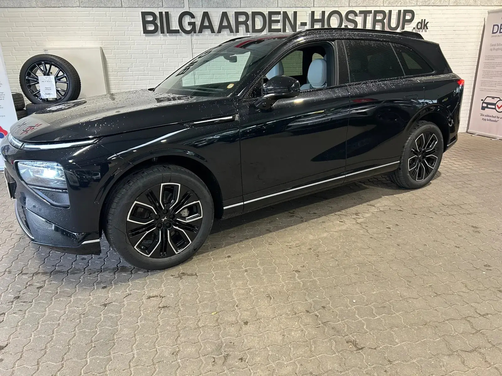 Sort Xpeng G9 fra 2026