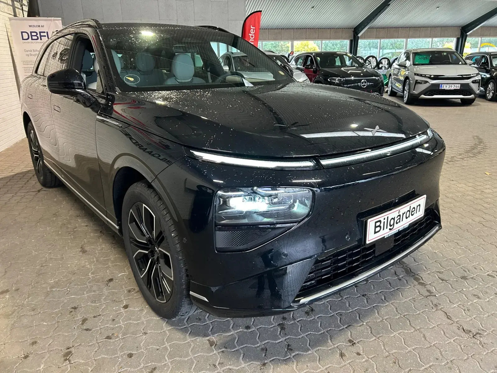 Sort Xpeng G9 fra 2026