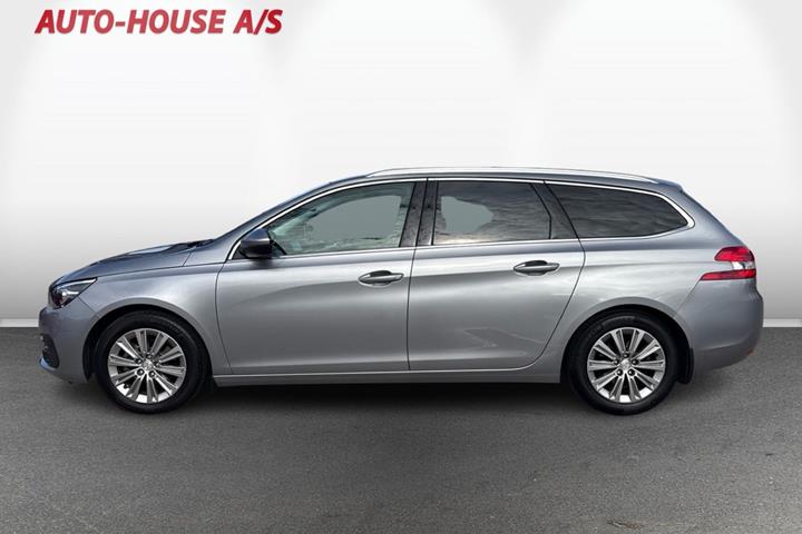 Sølv Peugeot 308 fra 2020