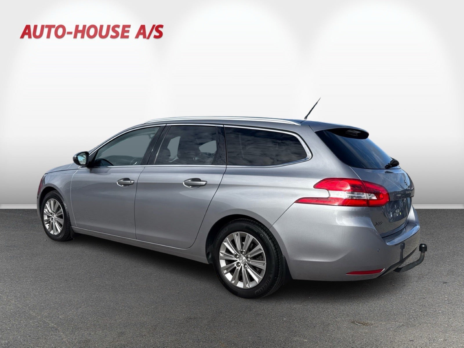 Sølv Peugeot 308 fra 2020