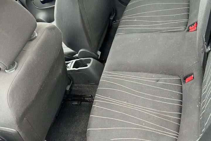 Grå Opel Corsa fra 2008