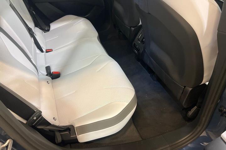 Blå BMW iX3 fra 2026