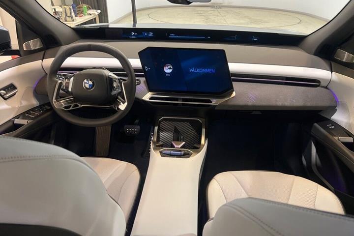 Blå BMW iX3 fra 2026