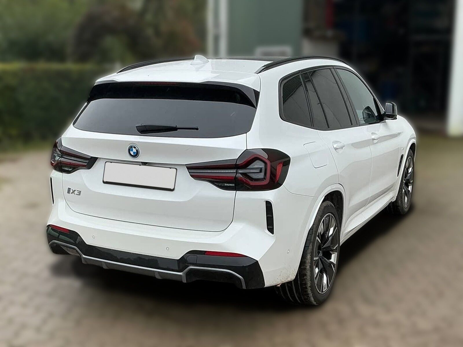 Hvid BMW iX3 fra 2024