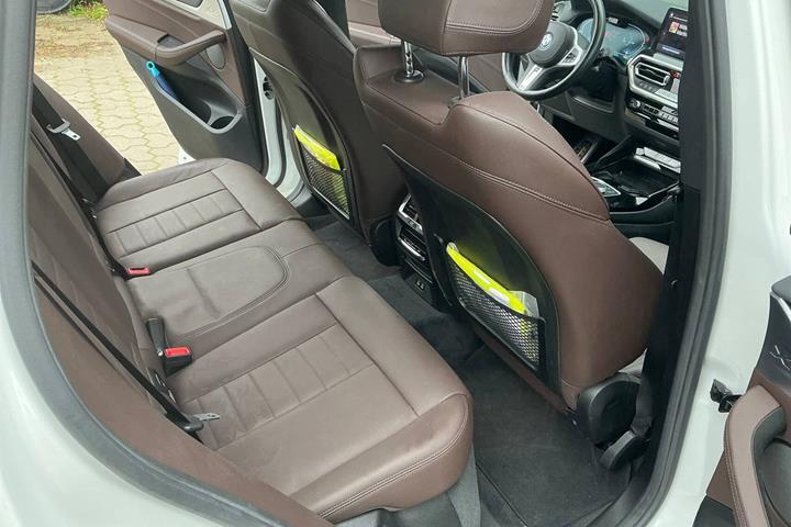 Hvid BMW iX3 fra 2024