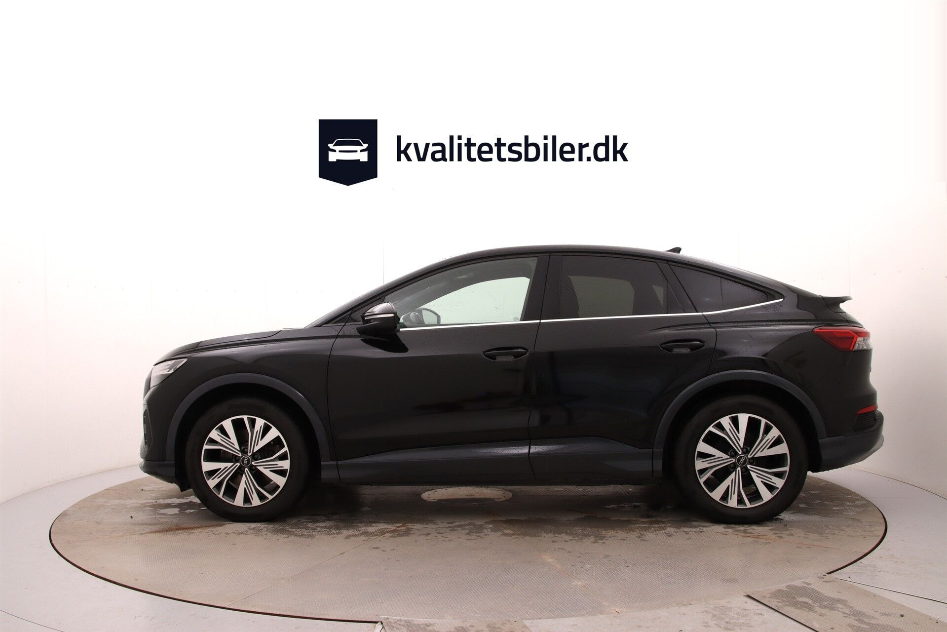 Sort Audi Q4 fra 2024