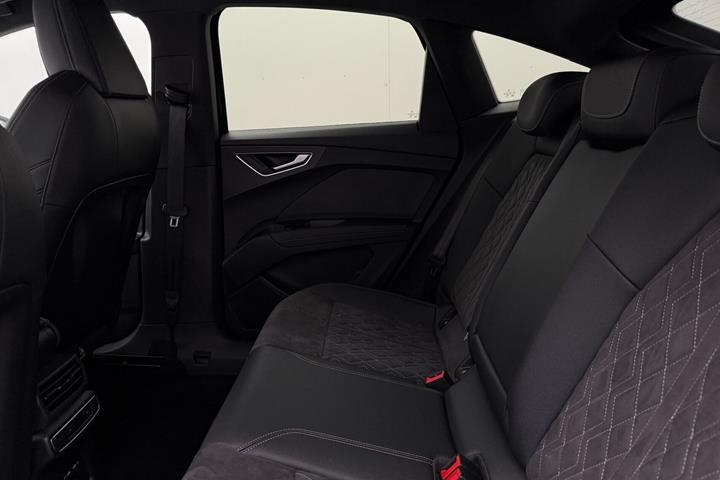 Sort Audi Q4 fra 2024