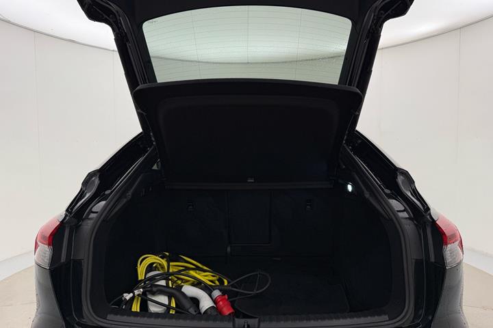Sort Audi Q4 fra 2024