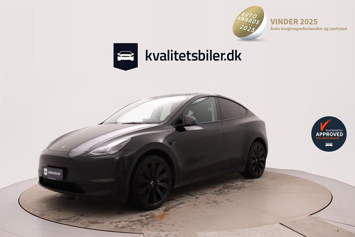 Sort Tesla Model Y fra 2022