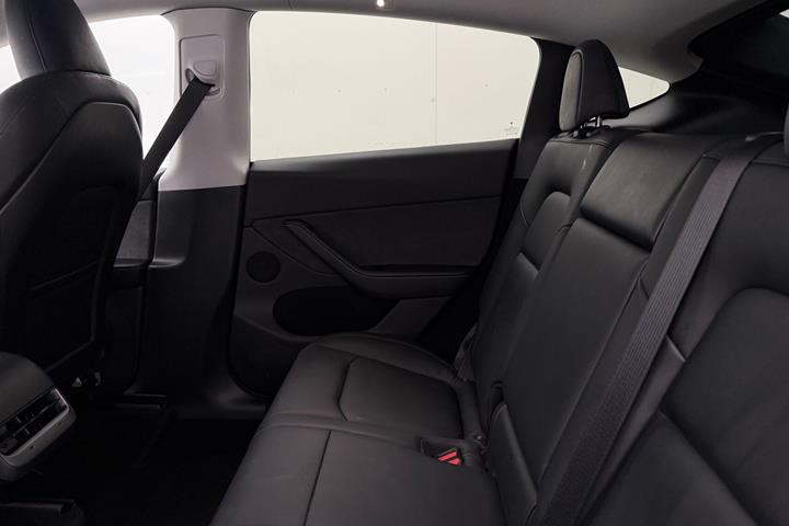 Sort Tesla Model Y fra 2022