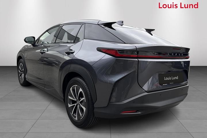 Grå Lexus RZ fra 2025