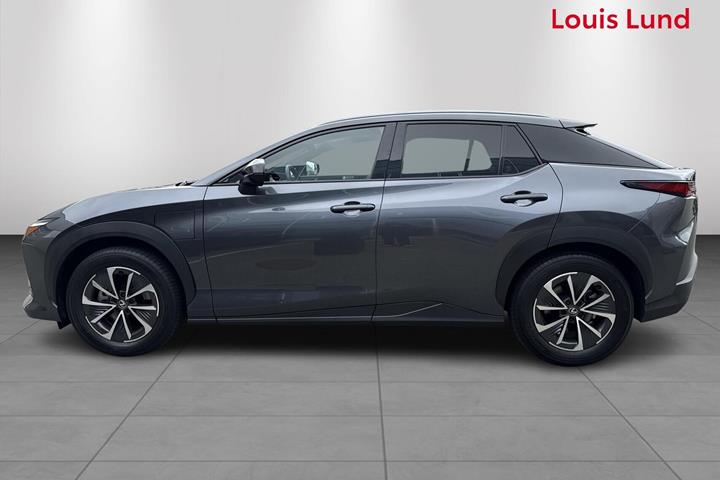 Grå Lexus RZ fra 2025