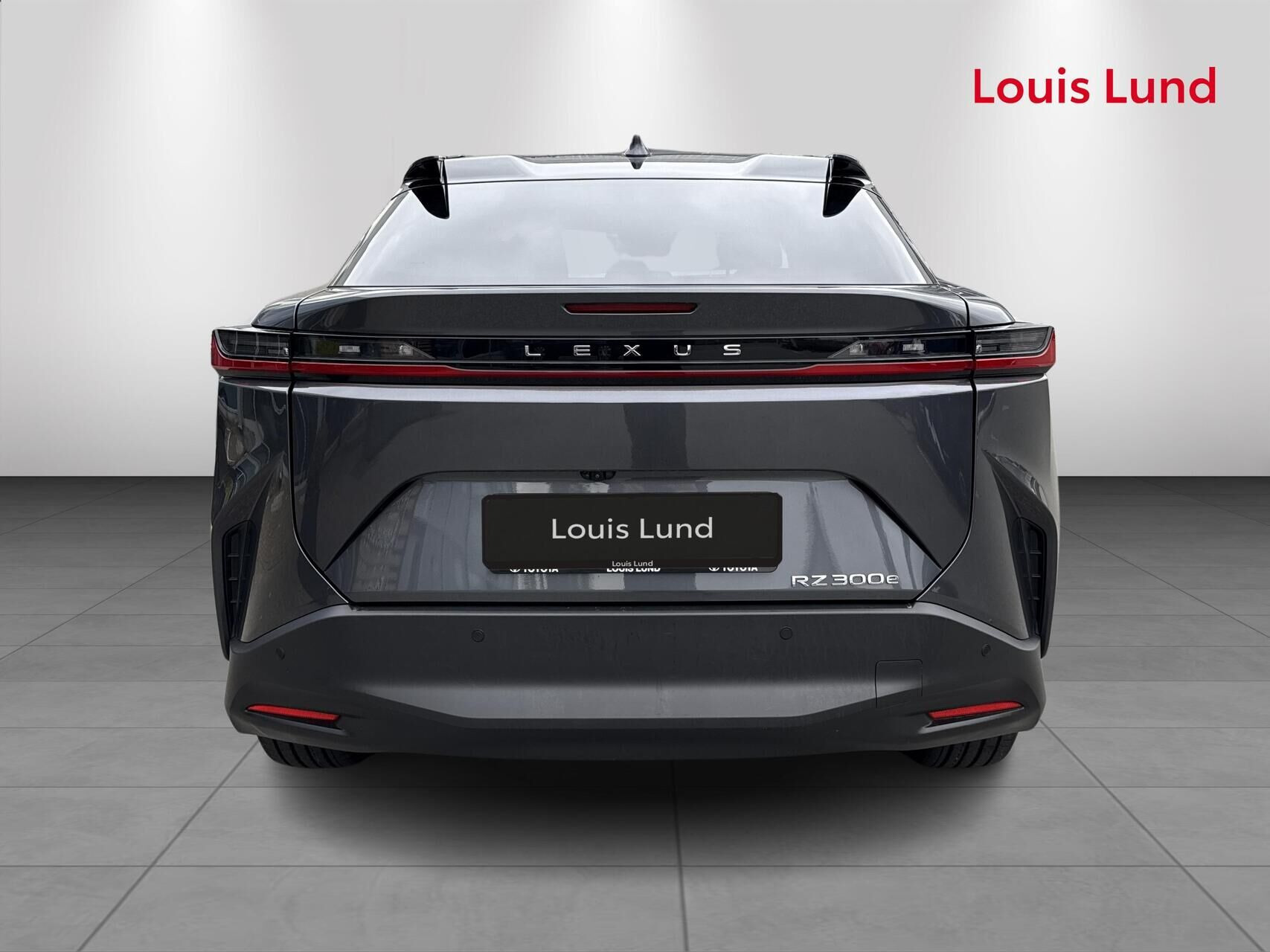 Grå Lexus RZ fra 2025