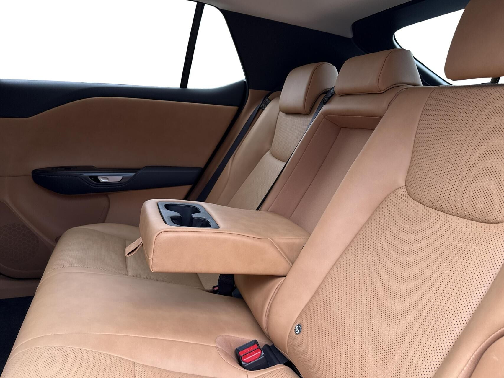 Grå Lexus RZ fra 2025