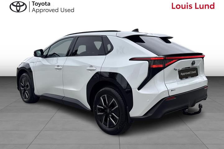 Hvid Toyota BZ4X fra 2026