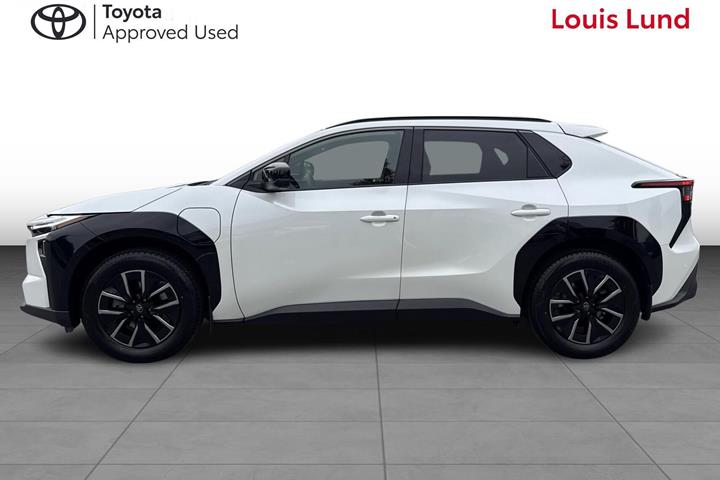 Hvid Toyota BZ4X fra 2026