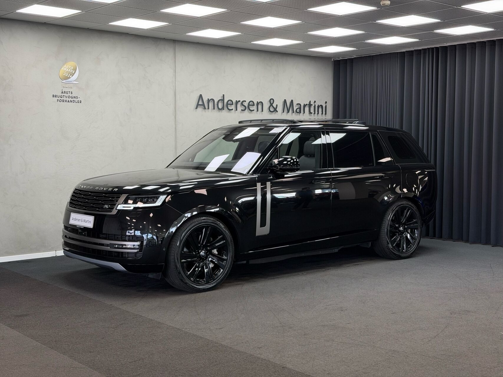 Sort Land Rover Range Rover fra 2023