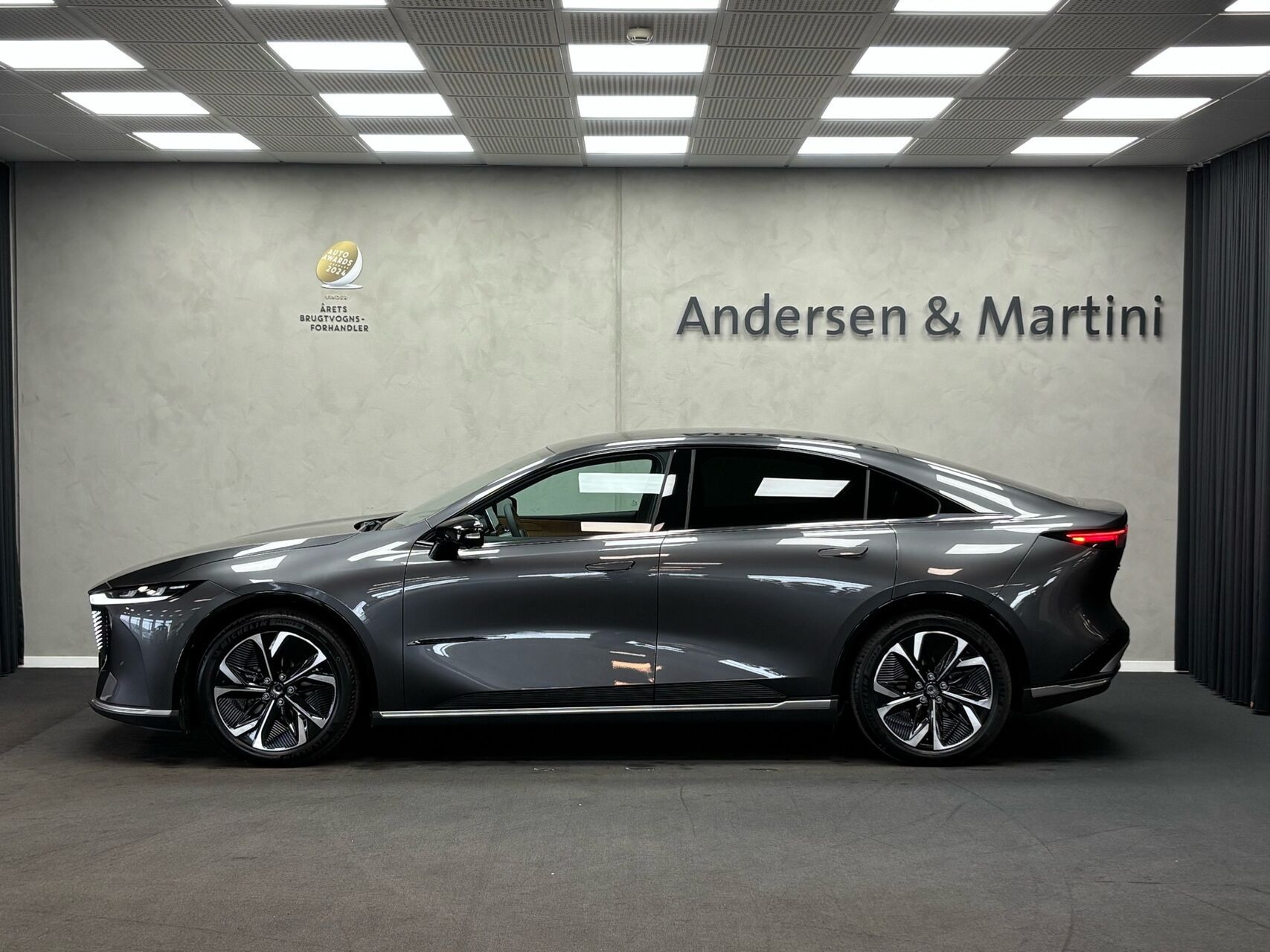 Grå Mazda 6e fra 2026
