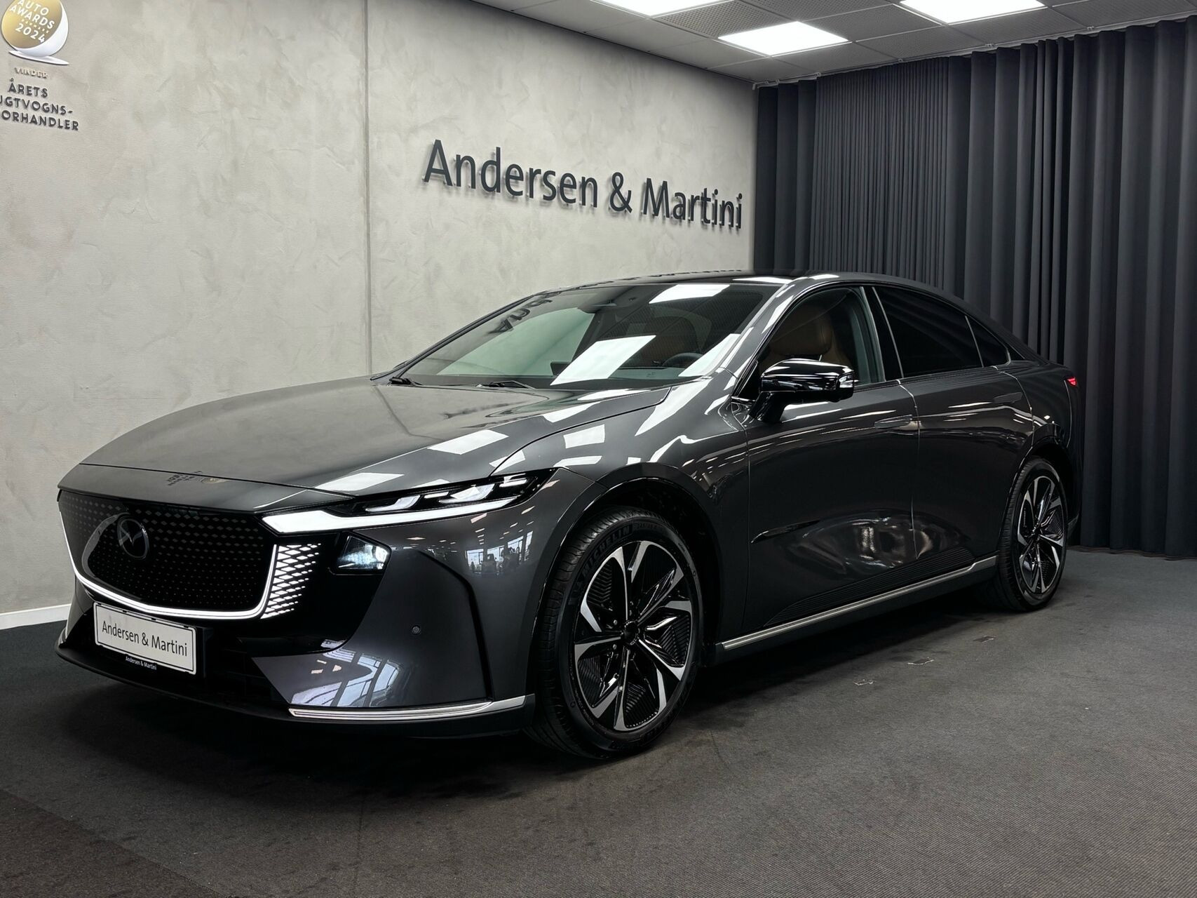 Grå Mazda 6e fra 2026