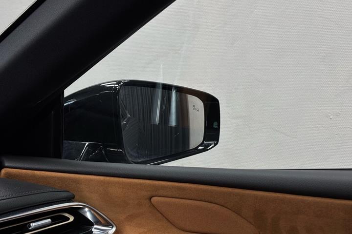 Grå Mazda 6e fra 2026