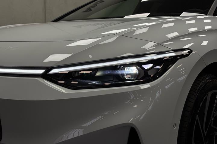 Hvid VW ID.7 fra 2026
