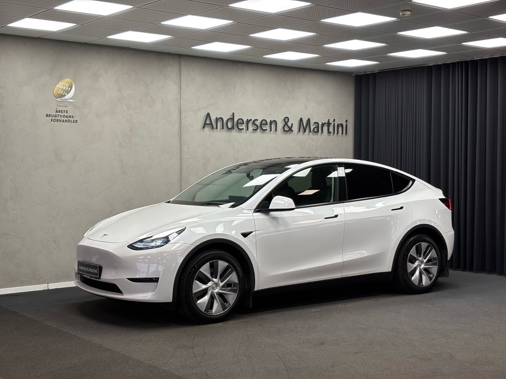 Tesla Model Y EL Long Range AWD 514HK 5d Aut.