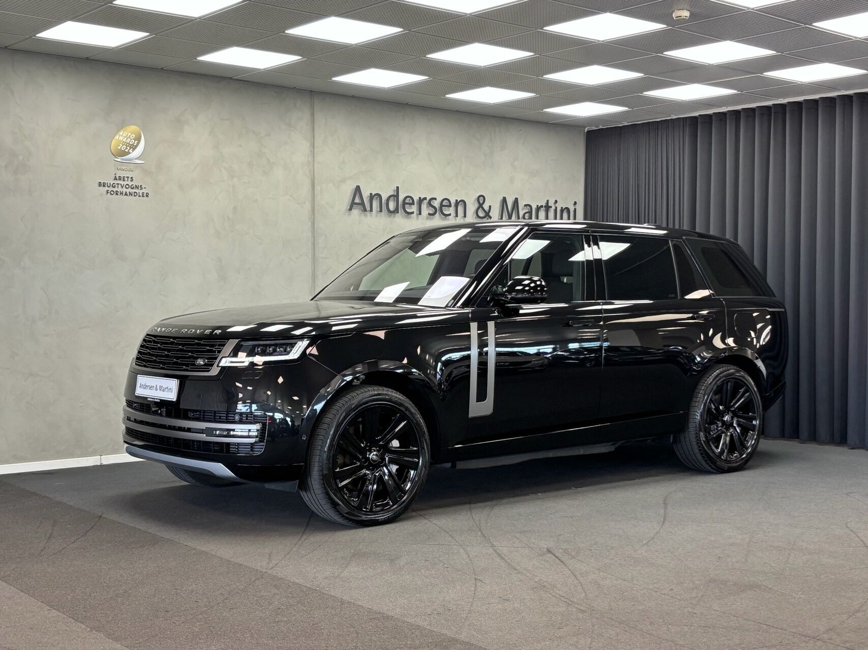 Sort Land Rover Range Rover fra 2023
