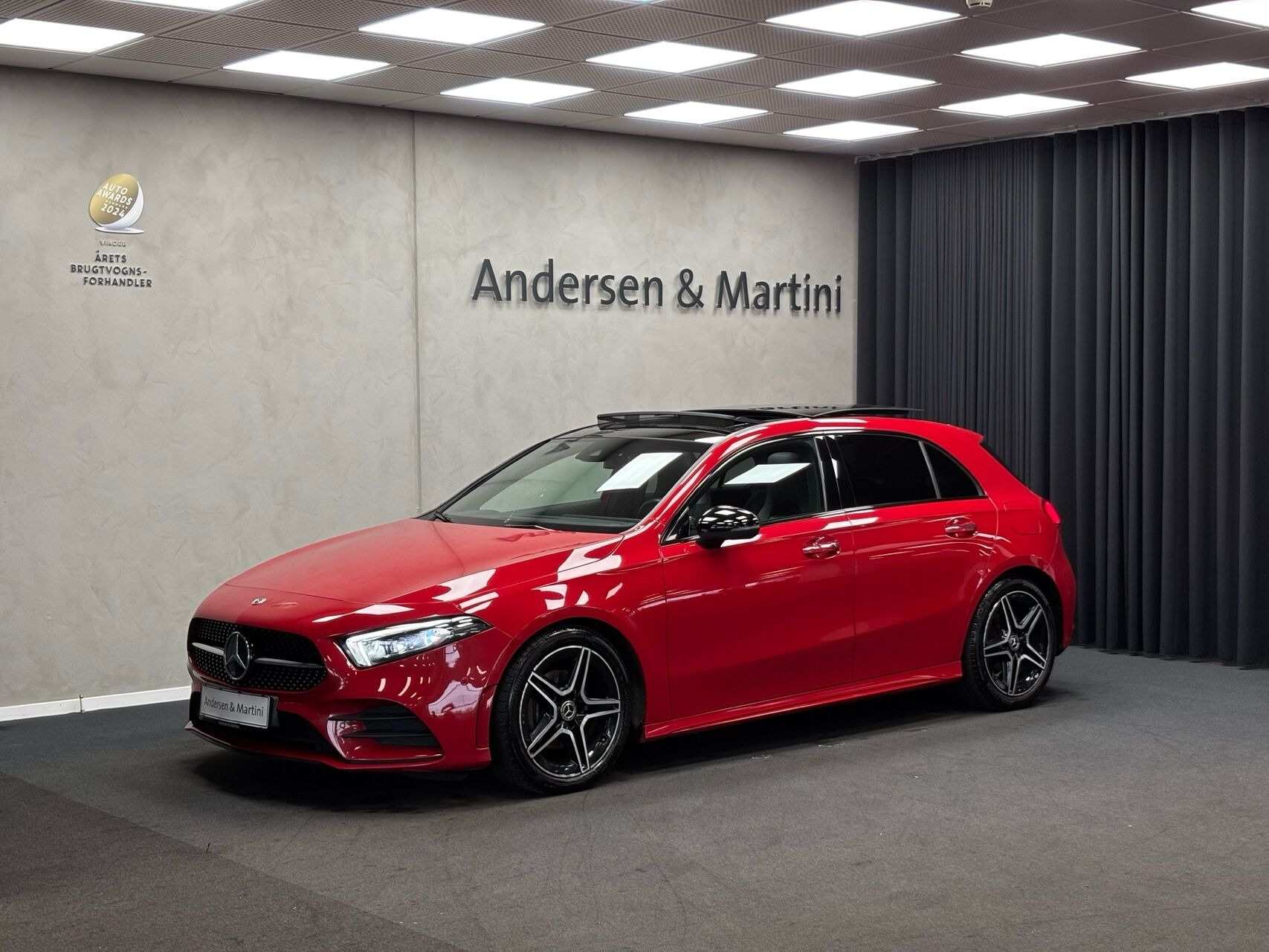 Rød Mercedes A180 d fra 2019