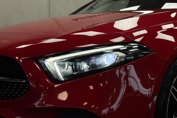 Rød Mercedes A180 d fra 2019