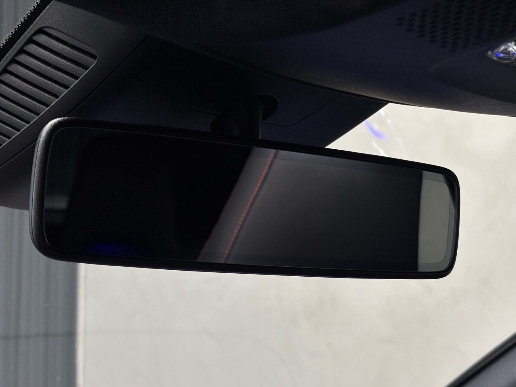 Rød Mercedes A180 d fra 2019