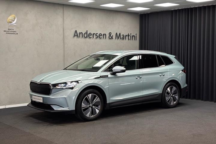Grå Skoda Enyaq fra 2023