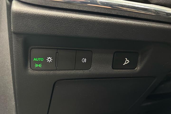 Grå Skoda Enyaq fra 2023