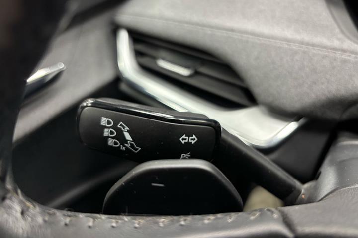 Grå Skoda Enyaq fra 2023