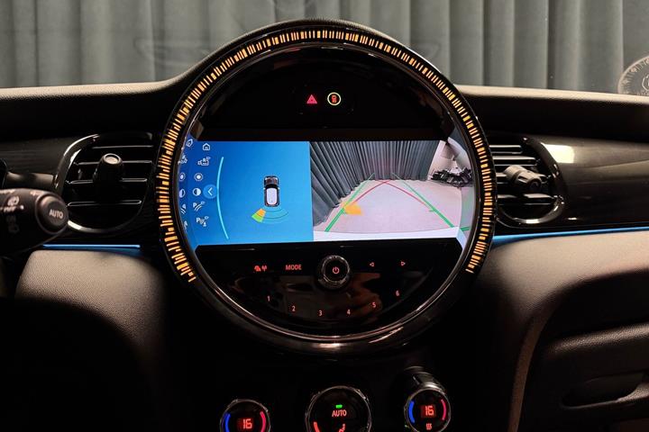 Hvid Mini Cooper fra 2023
