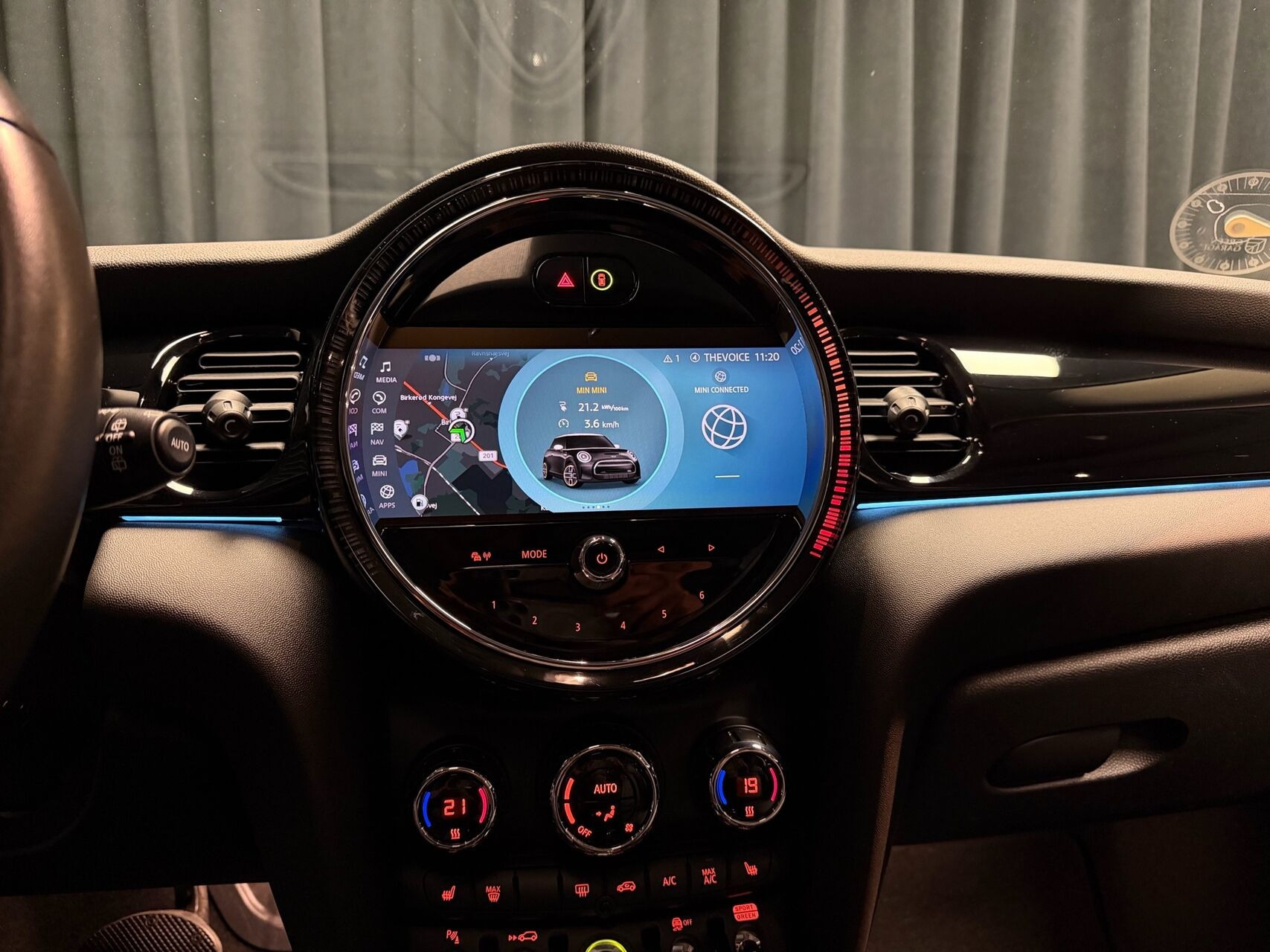 Hvid Mini Cooper fra 2023