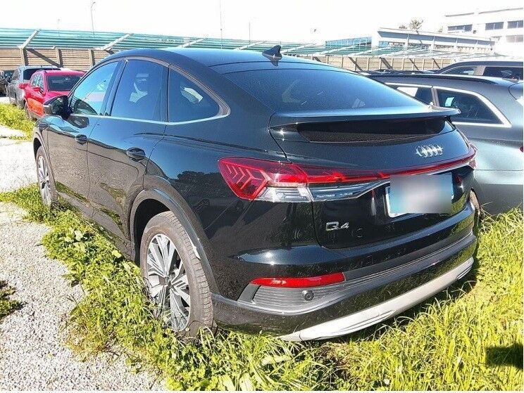 Sort Audi Q4 fra 2024